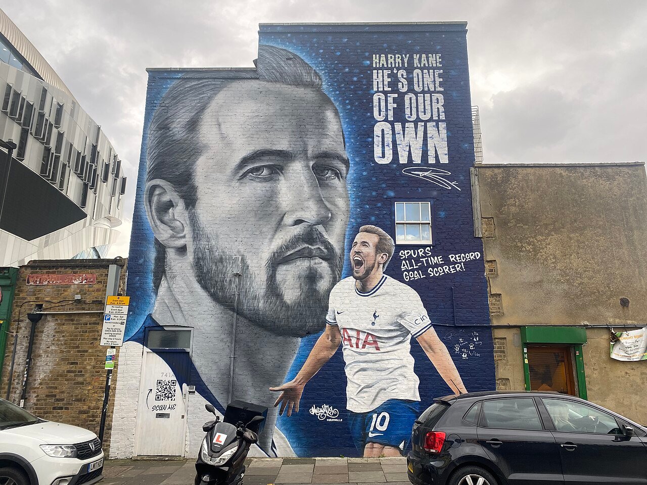 Mural of Harry Kane outside the Tottenham Hotspur Stadium